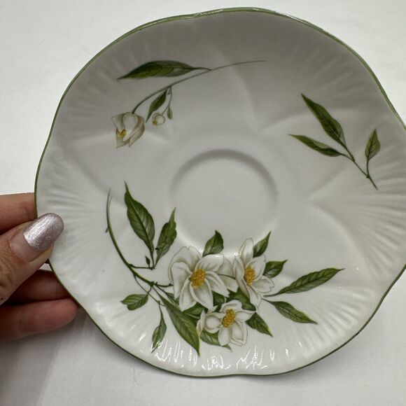 Shelley England Syringa Dainty Fluted Tea Cup & Saucer Vintage Bone China - Picture 4 of 10